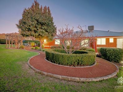15 Prichard Road, Greenmount WA 6056