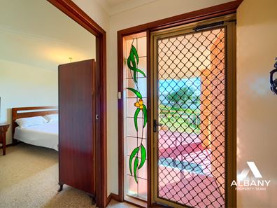 1 O'Connell Street, Little Grove WA 6330
