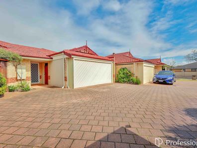 182B Forest Lakes Drive, Thornlie WA 6108