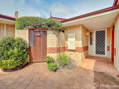 182B Forest Lakes Drive, Thornlie WA 6108