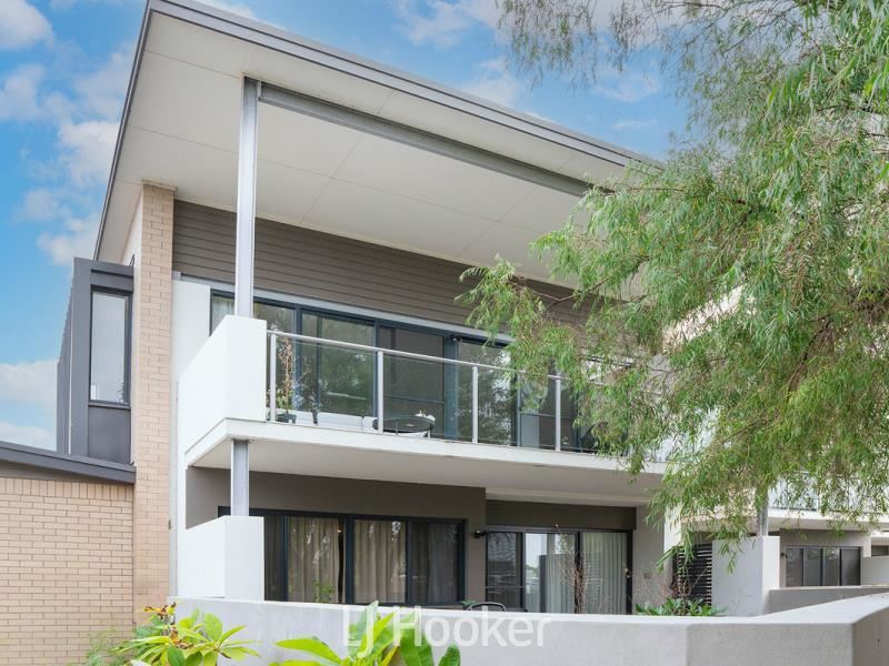 8/44 Bell Drive, Broadwater