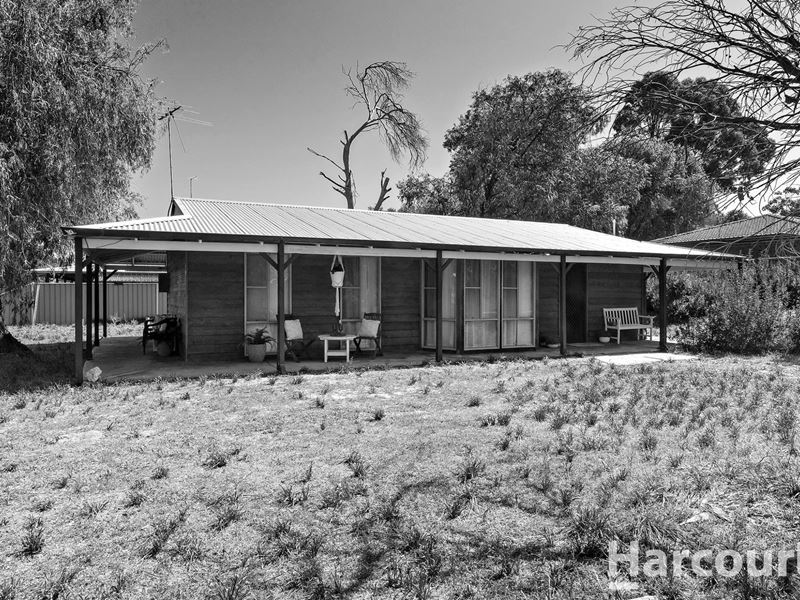 2 Fairway Terrace, Preston Beach