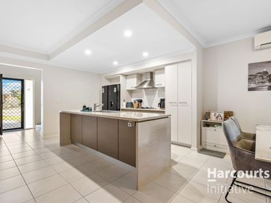 36/1 Pitta Corner, Success WA 6164