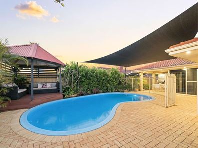 8 Quirk Dale, Winthrop WA 6150