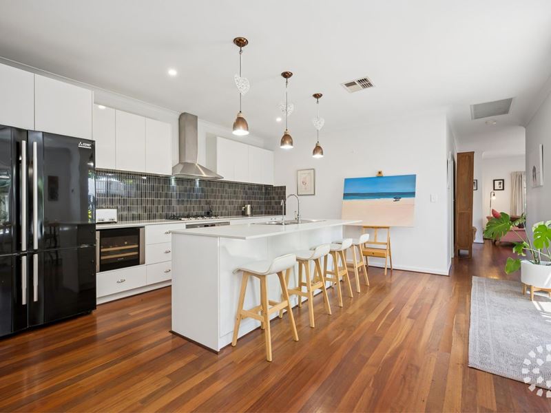 8A Sumpton Street, Hilton WA 6163