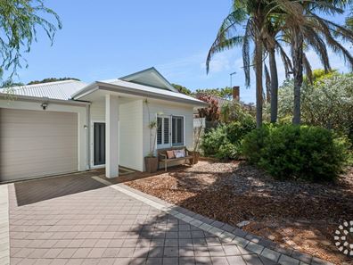8A Sumpton Street, Hilton WA 6163