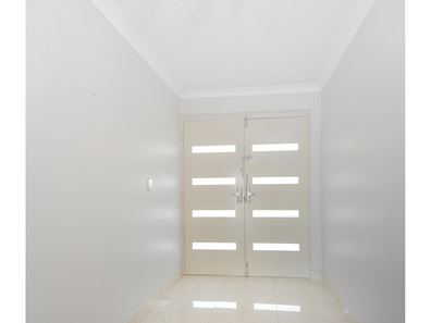 20 Ambleside Parade, Waikiki WA 6169
