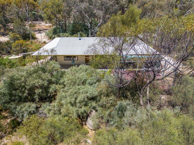 68 Benrua Road, Clackline WA 6564