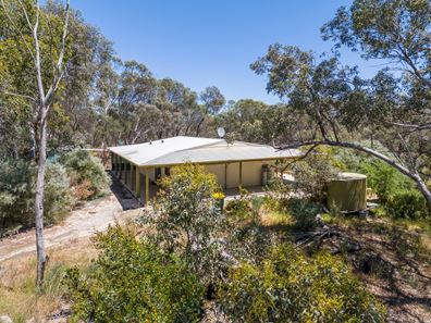 68 Benrua Road, Clackline WA 6564