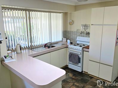 47 Lakesend Road, Thornlie WA 6108