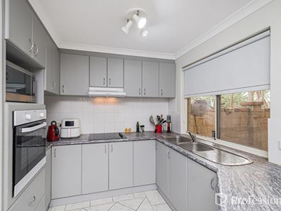1/8 Piedmont Court, Nollamara WA 6061