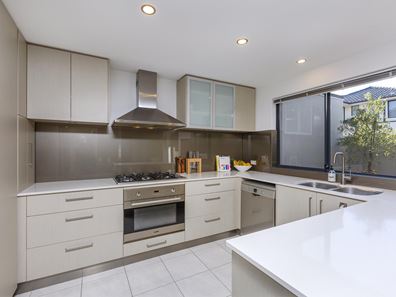 98a Surrey Road, Rivervale WA 6103