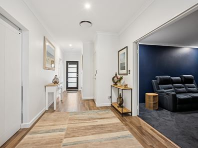 11 Tuberose Road, Piara Waters WA 6112