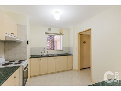 4/4 Canham Way, Orelia WA 6167
