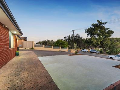 18 Nineham Avenue, Spearwood WA 6163