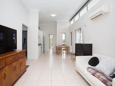 2/21 Wroxton Street, Midland WA 6056
