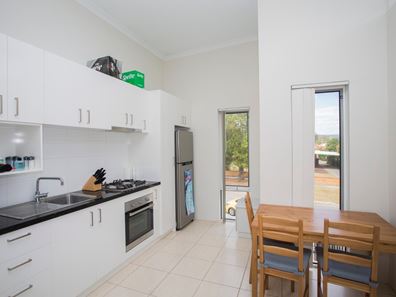 2/21 Wroxton Street, Midland WA 6056