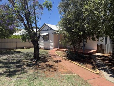 33 Campbell Street, Lamington WA 6430