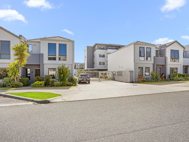 40/25 O'Connor Close, North Coogee WA 6163