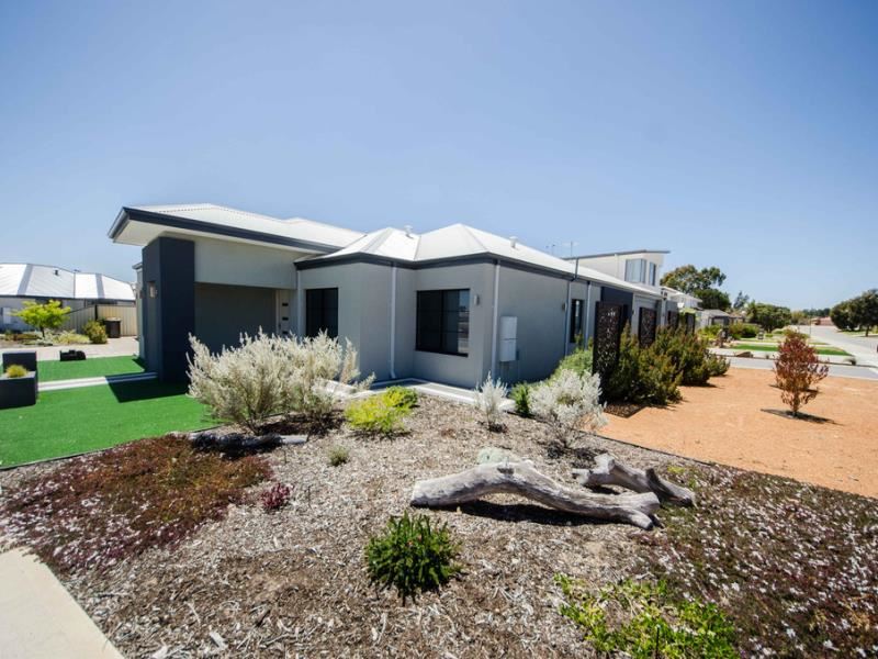 54 Middle Parkway, Canning Vale