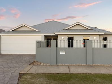 25 Marseille Gardens, Piara Waters WA 6112