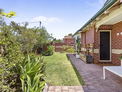 8/255 Woodside Street, Doubleview WA 6018