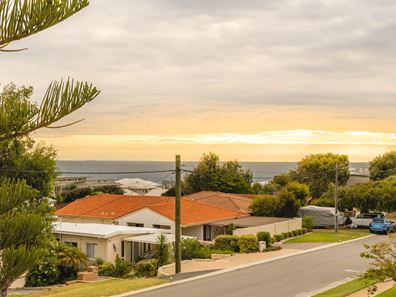21 Marine Terrace, Sorrento WA 6020