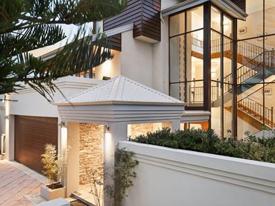 21 Marine Terrace, Sorrento WA 6020