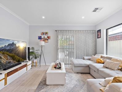 16 Xanthium Circle, Seville Grove WA 6112