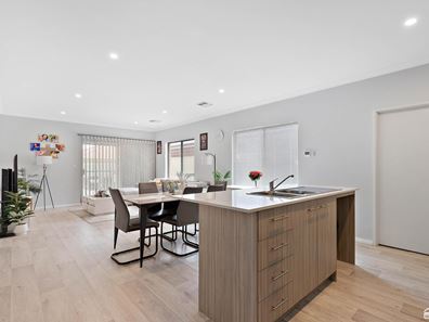 16 Xanthium Circle, Seville Grove WA 6112