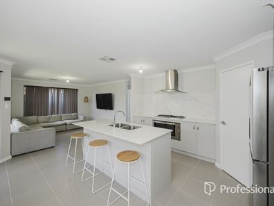 21 Camarillo Street, The Vines WA 6069