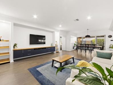 24 Columbia Parkway, Piara Waters WA 6112