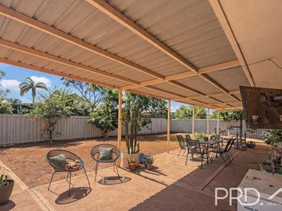 12 White Court, Baynton WA 6714