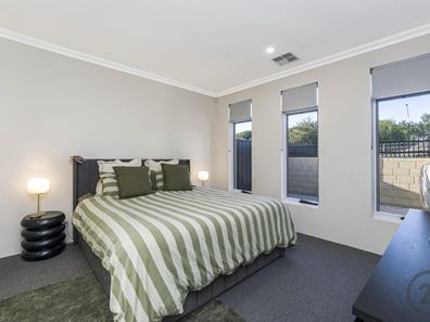 35 Waardong Court, Halls Head WA 6210
