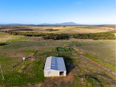 582 Bluff Creek Road, Green Range WA 6328