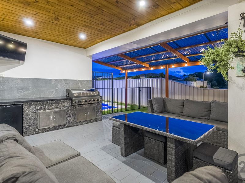 2 Bramshaw Street, Meadow Springs WA 6210