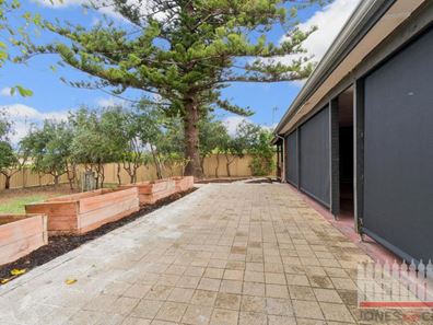 6 Blaxland Avenue, Yanchep WA 6035