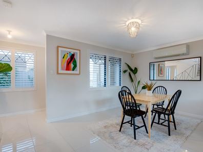 1/5 Lake Edge Court, Gwelup WA 6018