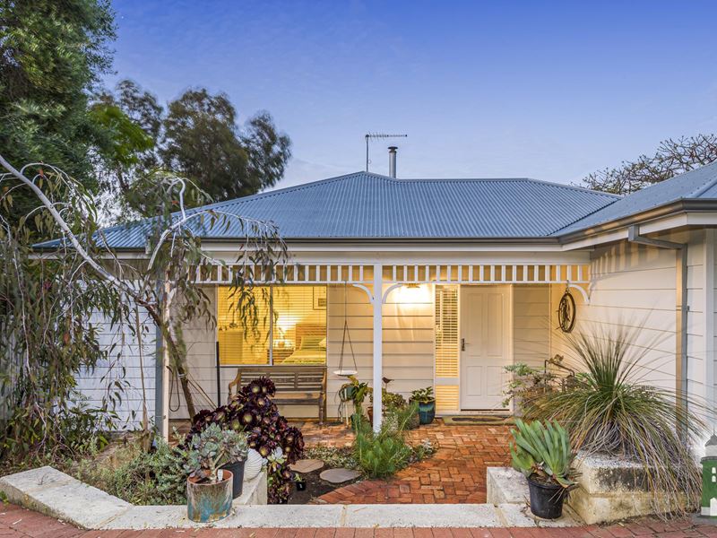 32A Samson Street, White Gum Valley WA 6162