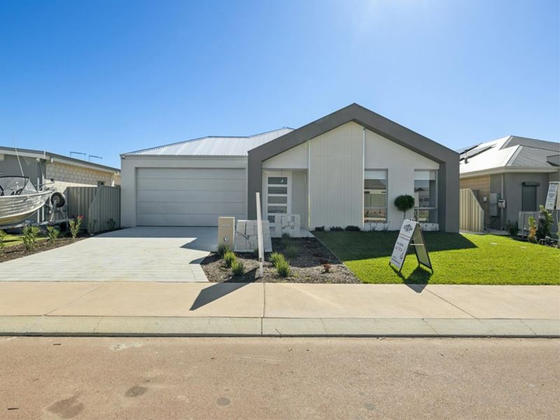 13 Slender Way, Byford