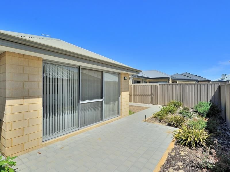 8/11 Bakana Loop, Landsdale