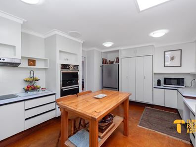42 Albert Road, Lesmurdie WA 6076