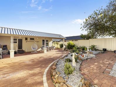16 Hotchkiss Drive, Balcatta WA 6021
