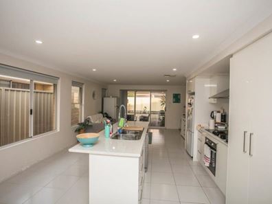 66 Hermitage Street, Dudley Park WA 6210