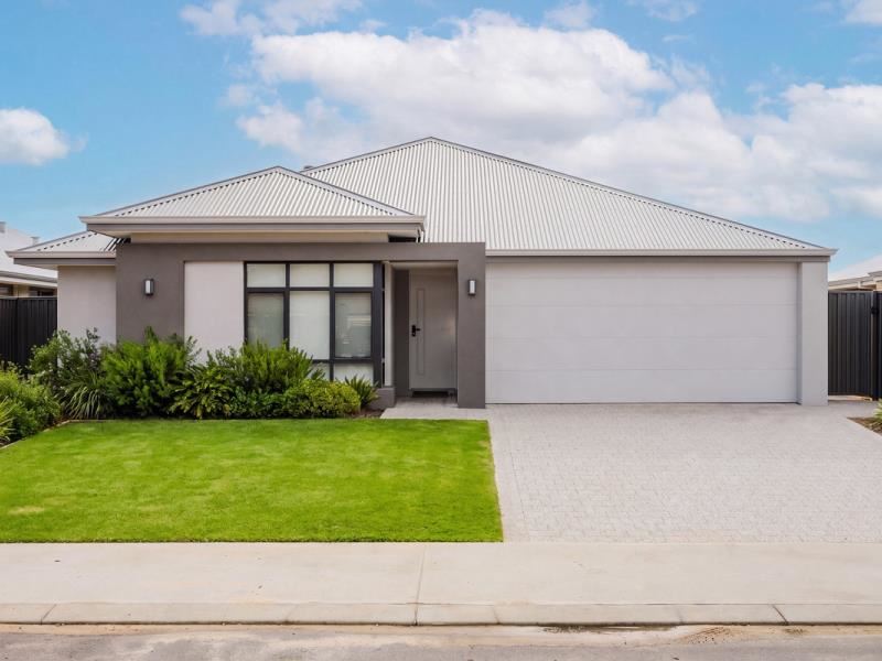 33 Cobaki Brace, Lakelands WA 6180