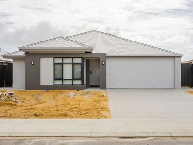 33 Cobaki Brace, Lakelands WA 6180