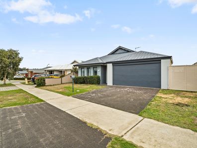 23 Haywire Avenue, Whitby WA 6123