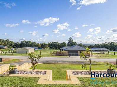 32 Mawarra Drive, Gingin WA 6503