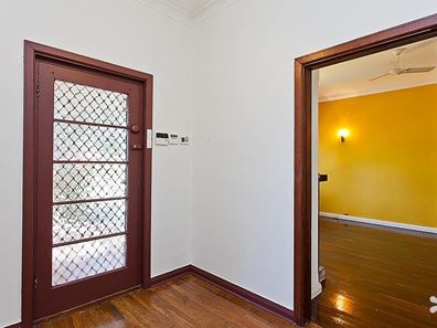 13 Craigie Cres, Manning WA 6152