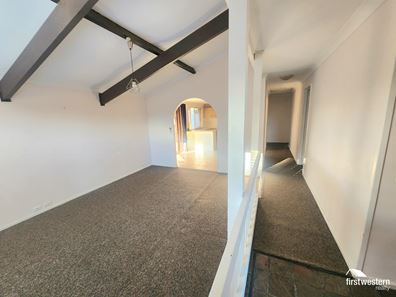 2 Cove Court, Beldon WA 6027